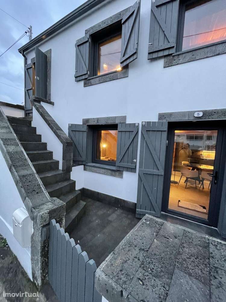 Moradia em S.Roque do Pico com 2 apartamentos de luxo - Grande imagem: 5/60