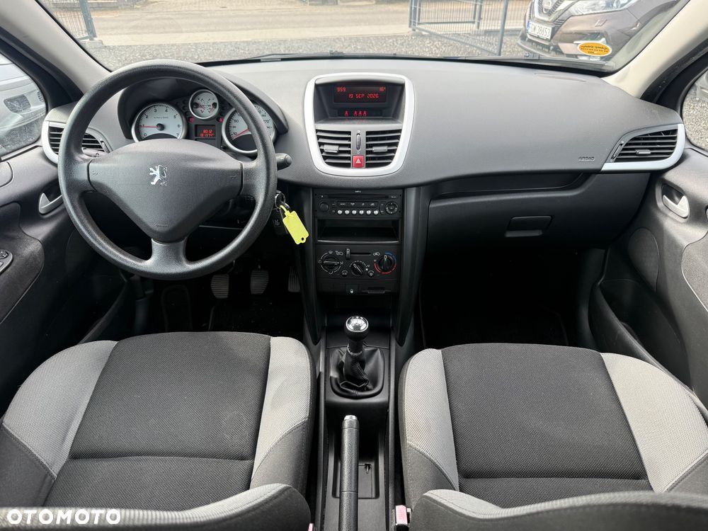 Peugeot 207 75 Urban Move - 17