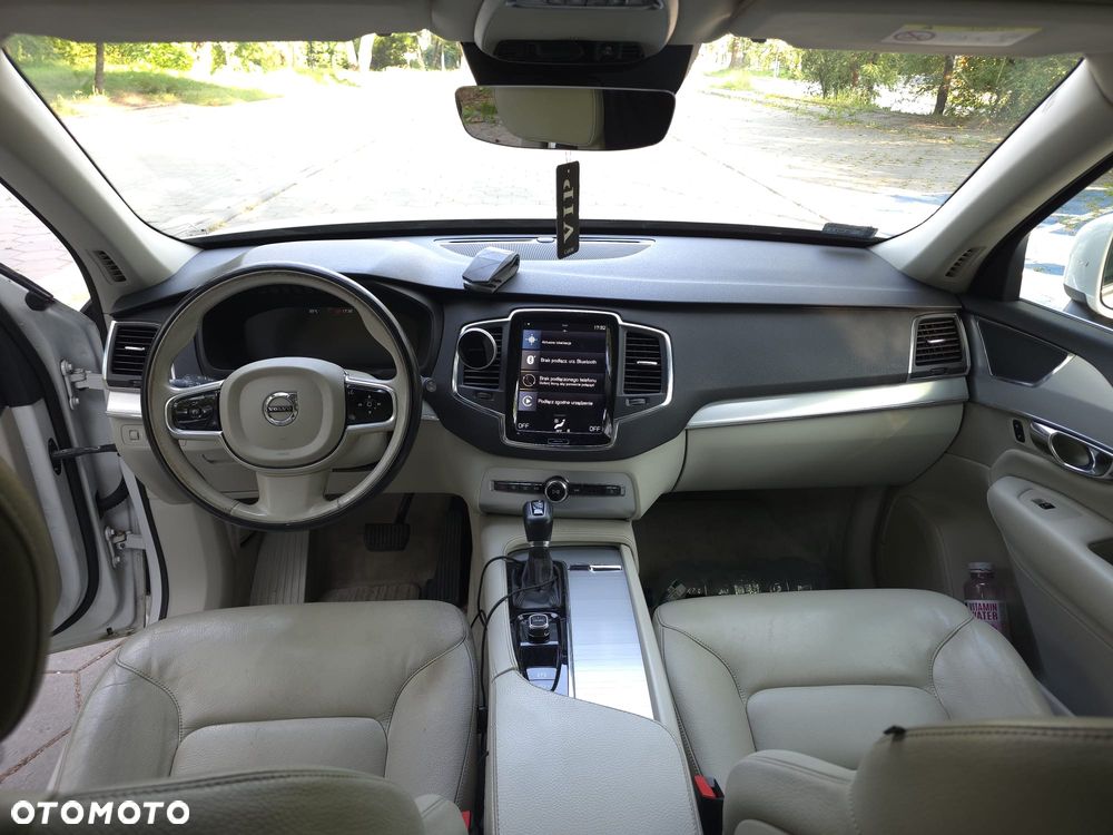 Volvo XC 90 D5 AWD Momentum - 11