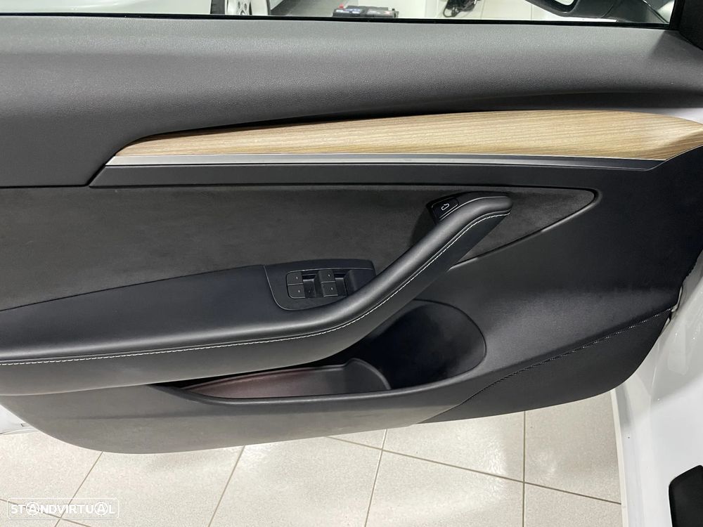 Tesla Model 3 Long Range Tração Traseira - 5