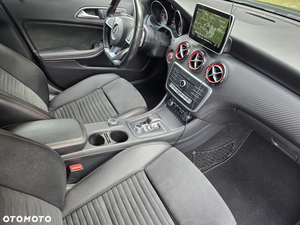 Mercedes-Benz Klasa A AMG 45 4Matic AMG Speedshift 7G-DCT - 19