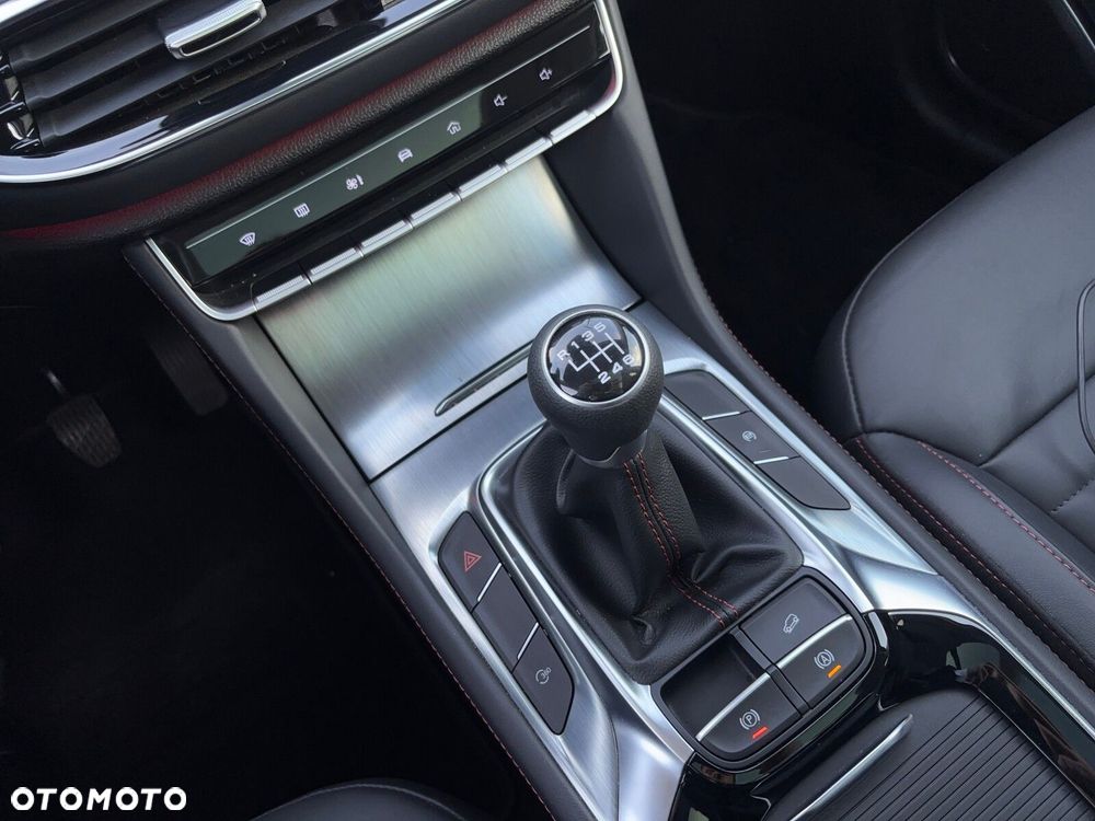 MG HS 1.5 T-GDI Exclusive - 21