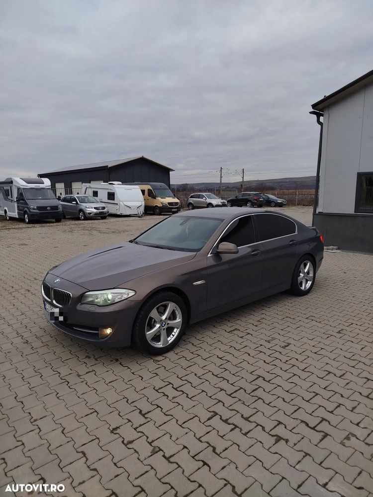 BMW Seria 5 520d - 12
