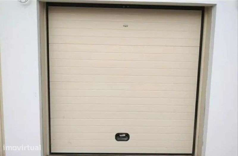 Aluguer de garagem fechada em Faro