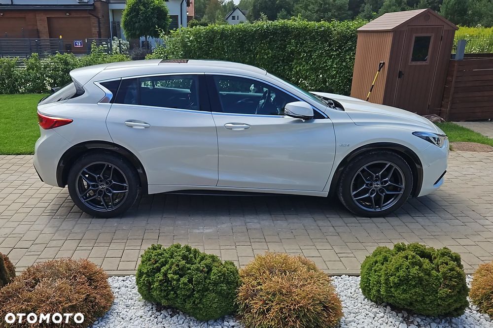 Infiniti Q30 2.2d Premium Tech AWD 7DCT - 1