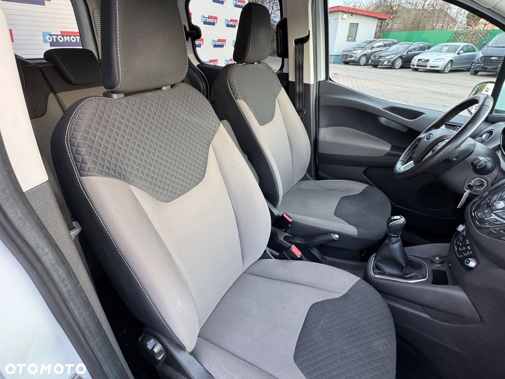 Ford Tourneo Courier 1.0 EcoBoost S&S Titanium - 30