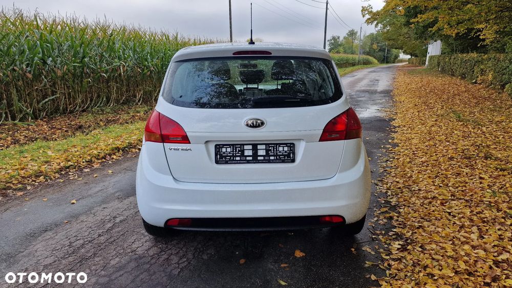 Kia Venga - 7