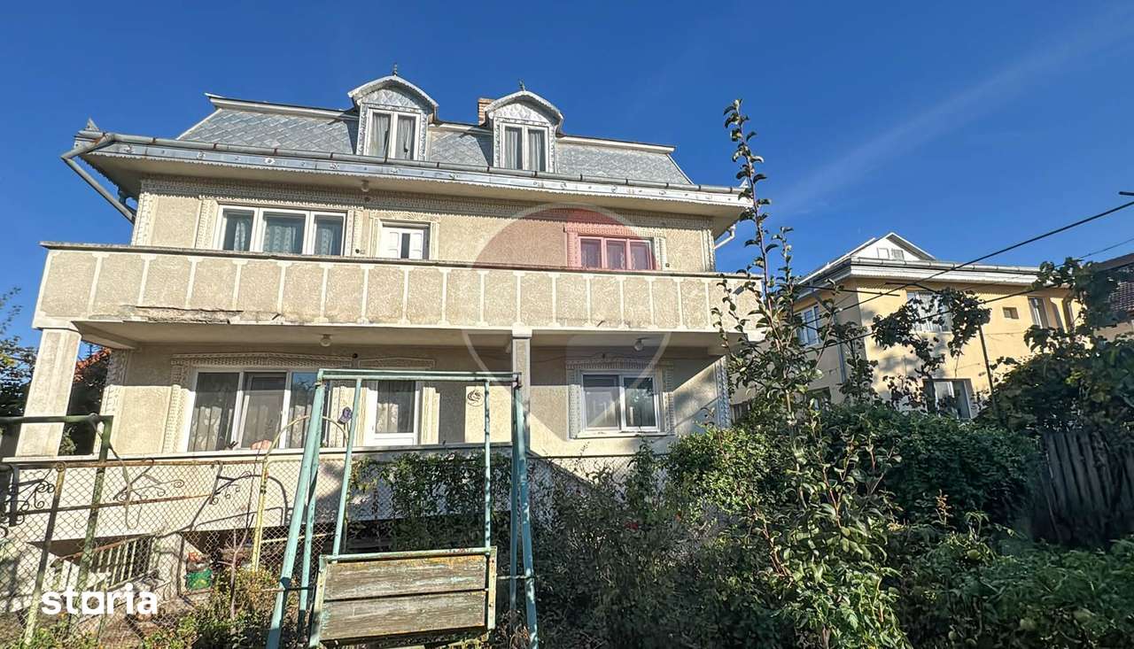 Vila cu 7 camere de vanzare in zona Centrala Aleea Grivitei Roman - Imagine principală: 3/20