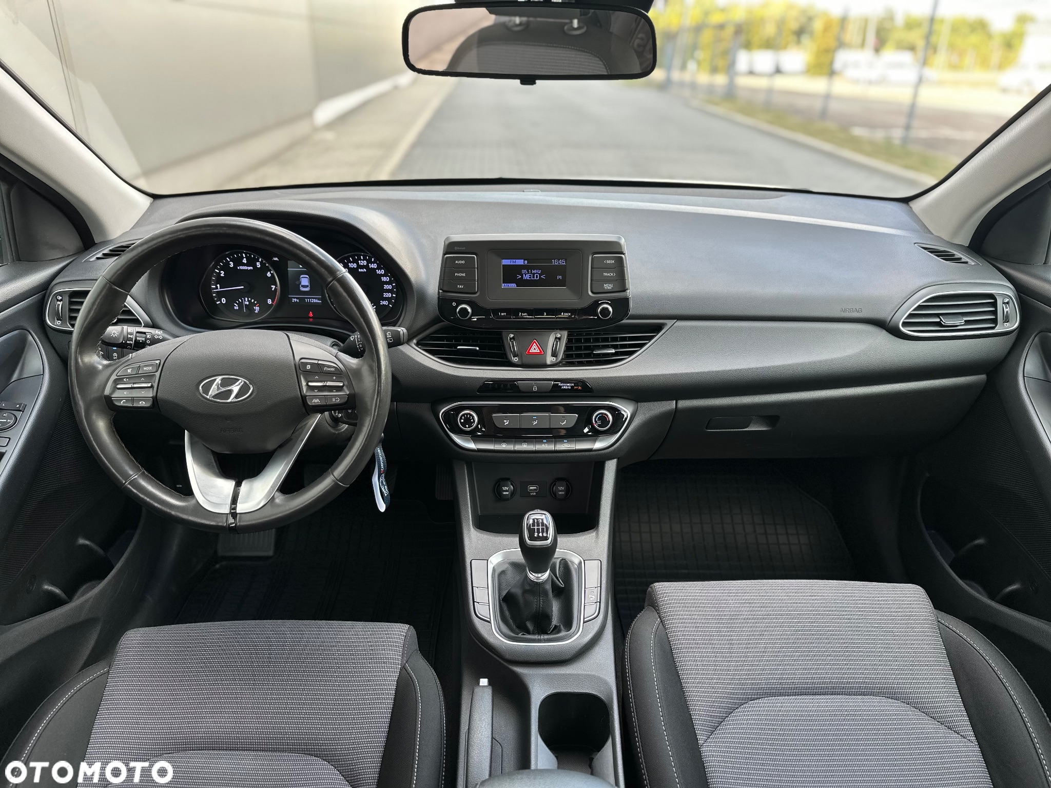 Hyundai i30 1.5 DPI Classic + - 15