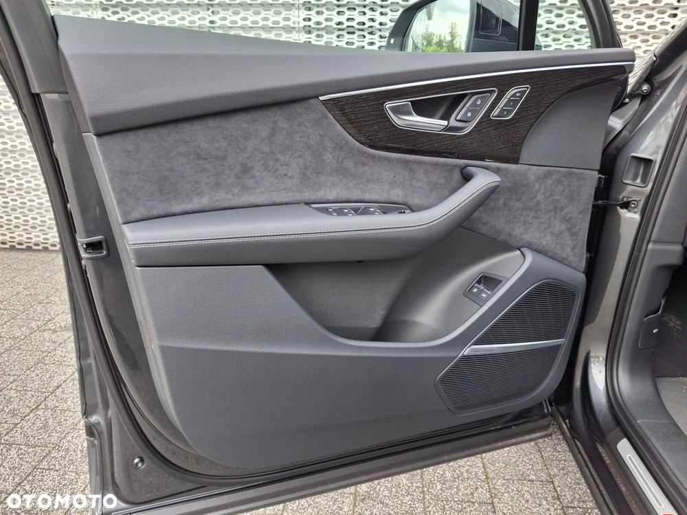 Audi Q7 - 8