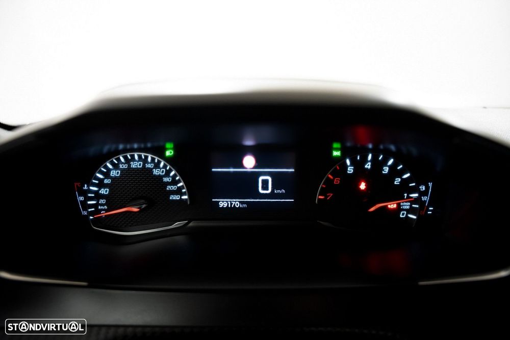 Peugeot 2008 1.2 PureTech Active Pack - 16