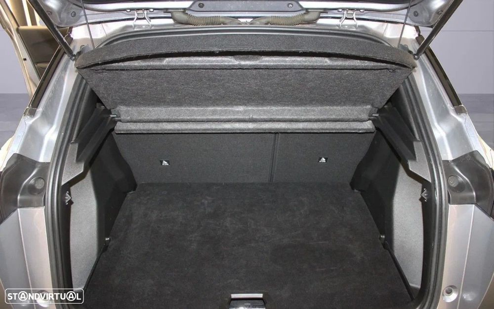 Peugeot e-2008 50 kWh GT - 5