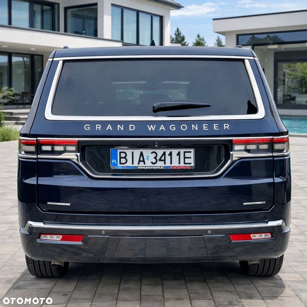 Jeep Grand Wagoneer - 5