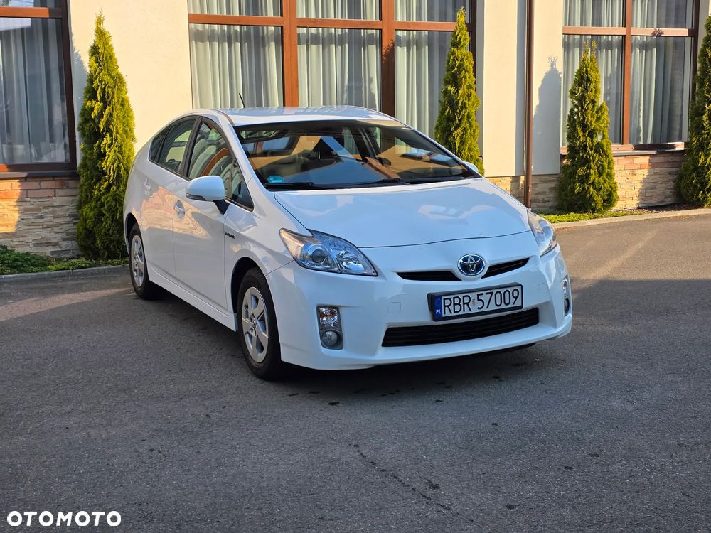 Toyota Prius (Hybrid) - 22