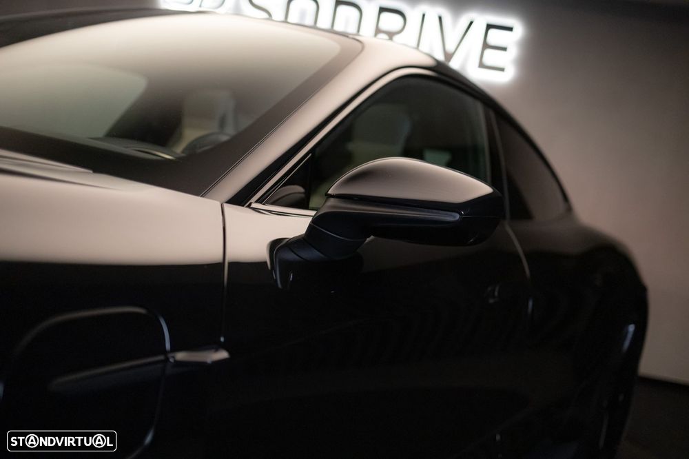 Porsche Taycan Turbo - 43