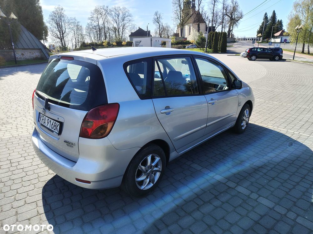 Toyota Corolla Verso - 4