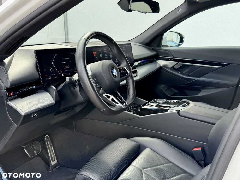 BMW Seria 5 520i mHEV - 9