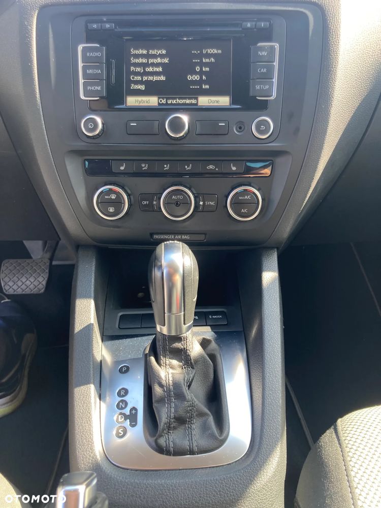 Volkswagen Jetta - 12