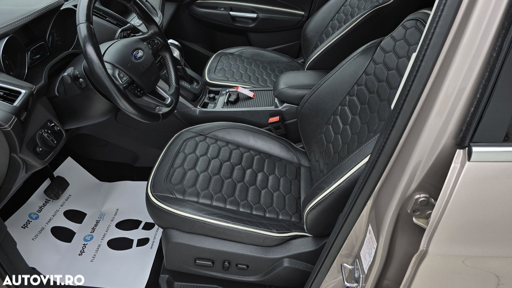 Ford Kuga - 12
