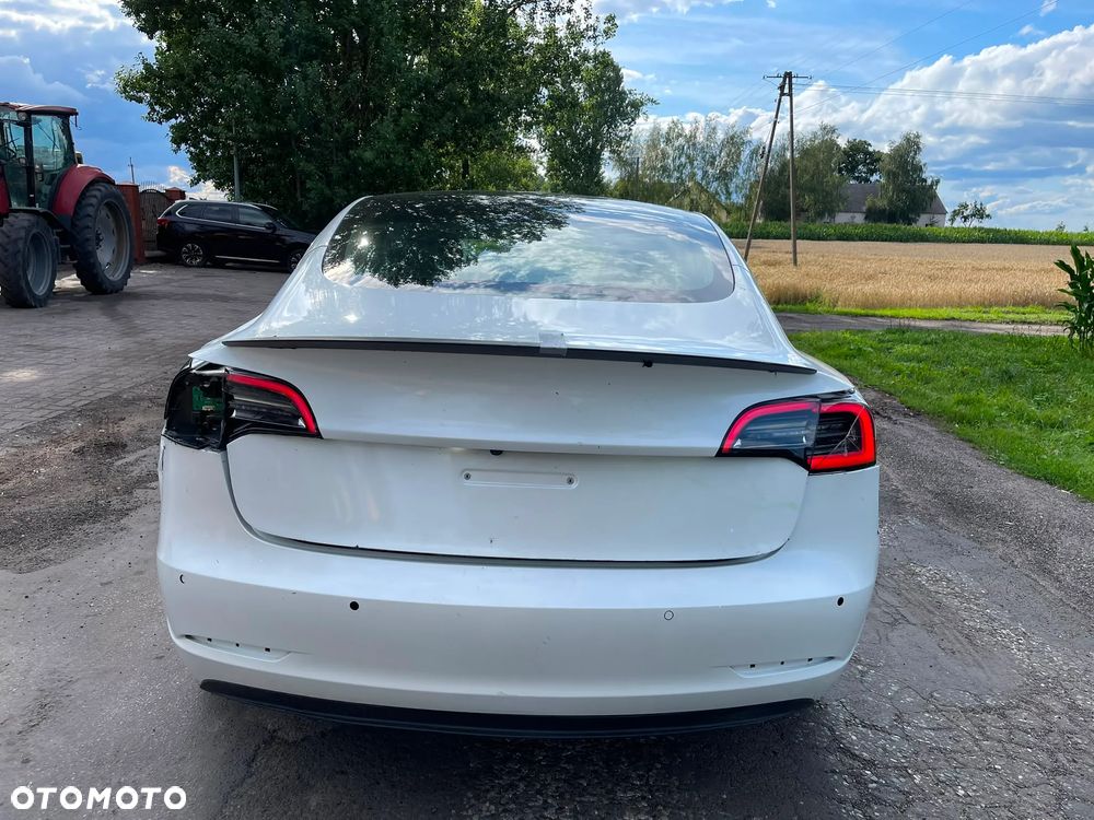 Tesla Model 3 Langstreckenbatterie Allradantrieb Dual Motor - 33