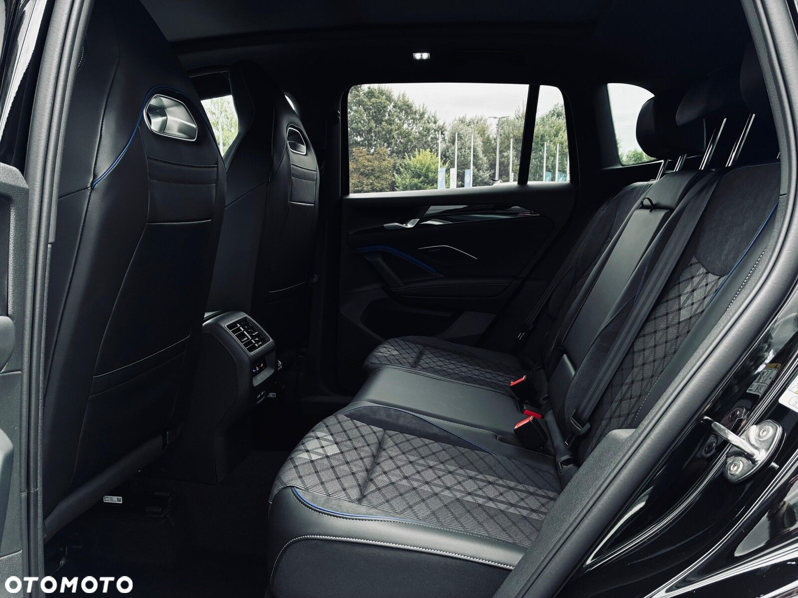 Volkswagen Tiguan - 26