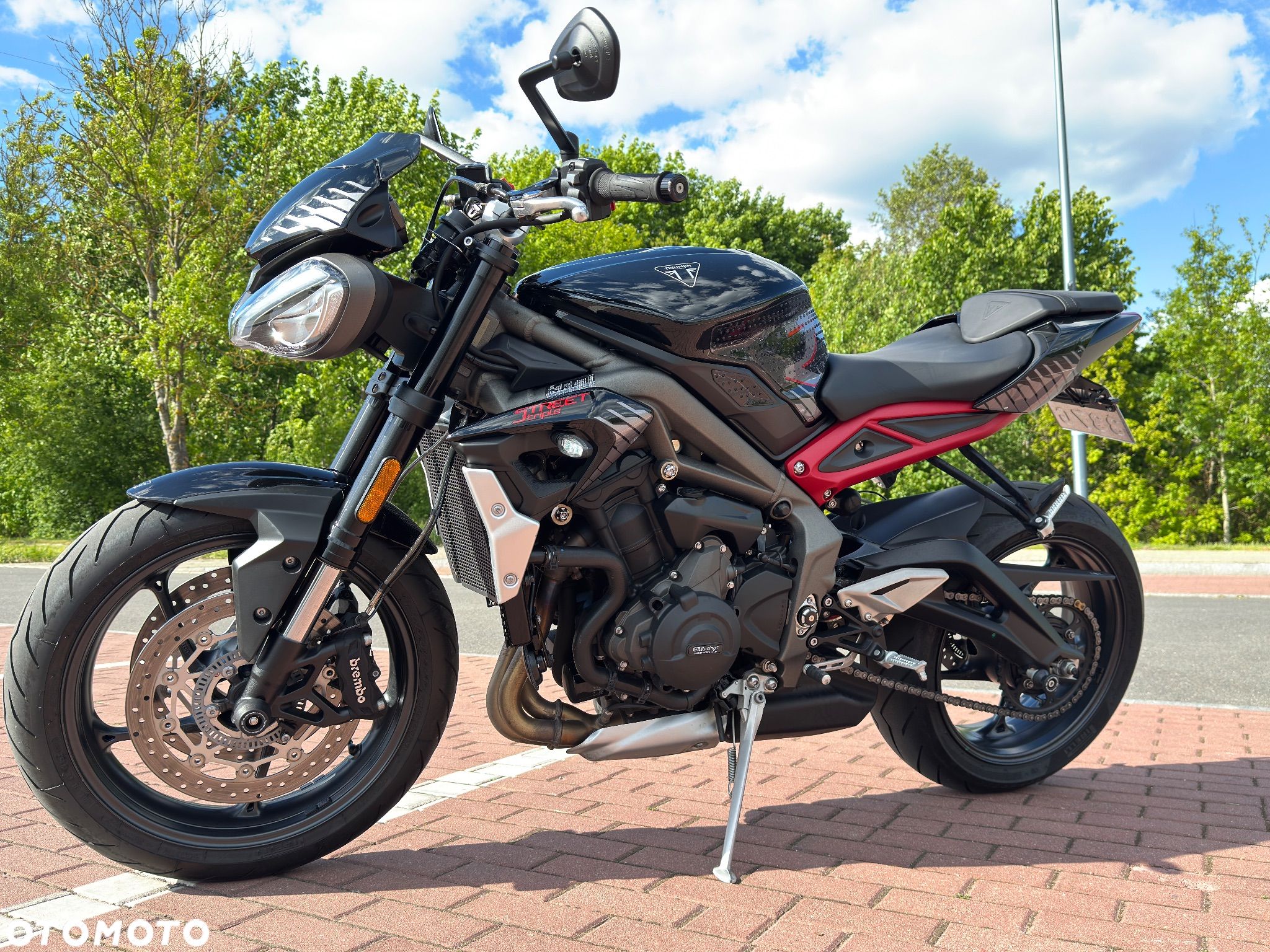 Triumph Street Triple - 1