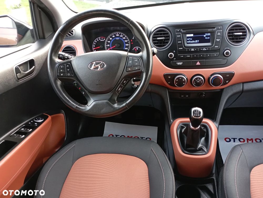 Hyundai i10 1.0 Fifa World Cup Edition - 8