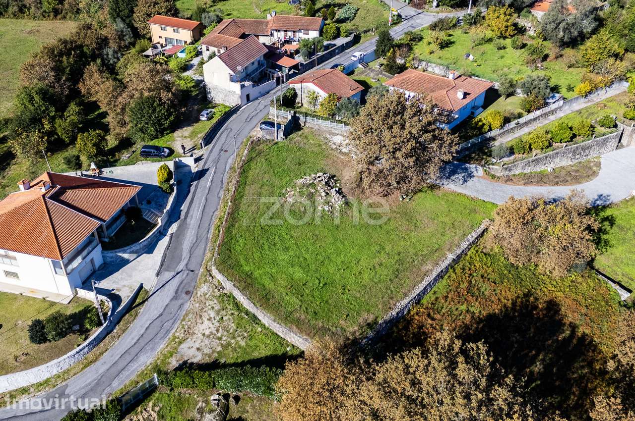 Terreno Urbano 1.1013m2 / Construção até 890m2 - Campos e Louredo - Grande imagem: 4/24