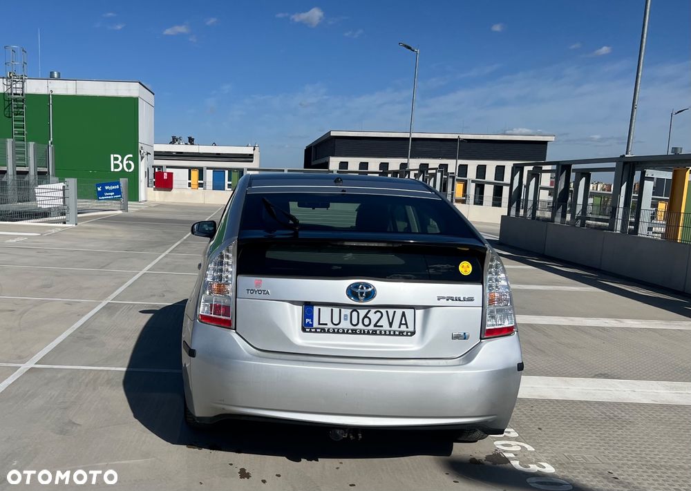 Toyota Prius (Hybrid) Executive - 10