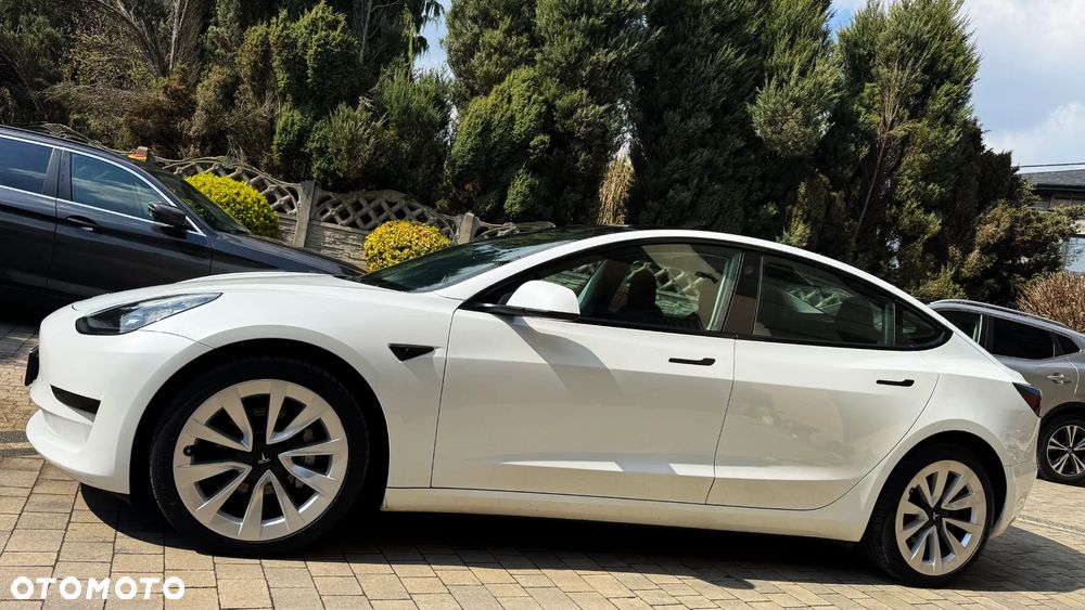 Tesla Model 3 Standard Reichweite Plus Hinterradantrieb - 4