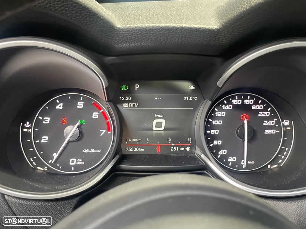 Alfa Romeo Stelvio - 9