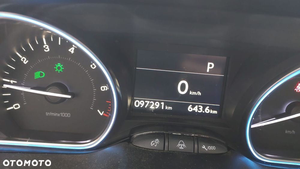 Peugeot 2008 PureTech 110 GPF Stop&Start EAT6 Allure - 13