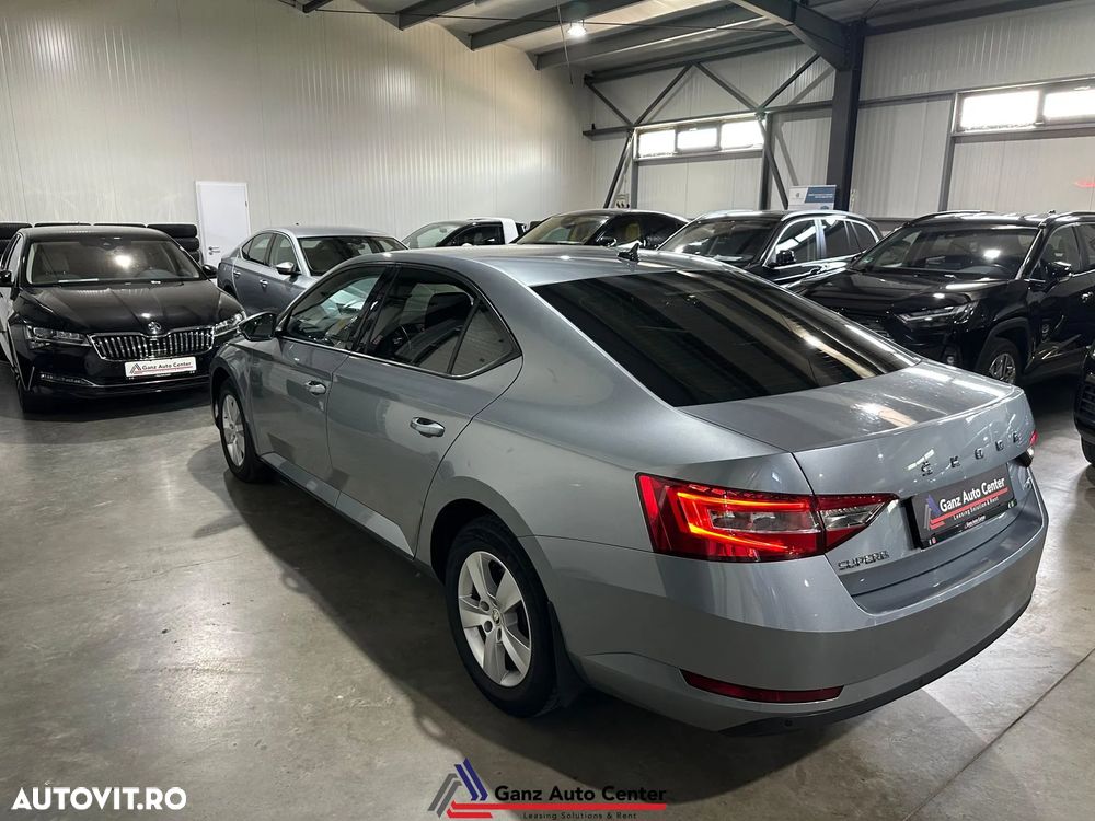 Skoda Superb 2.0 TDI 4X4 DSG Style - 40