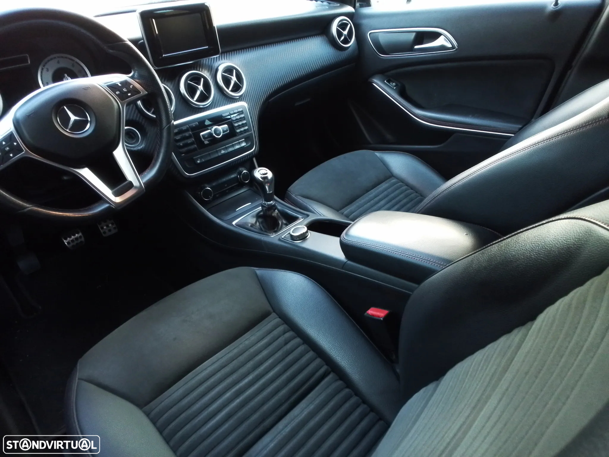 Mercedes-Benz A 180 d AMG Line - 10