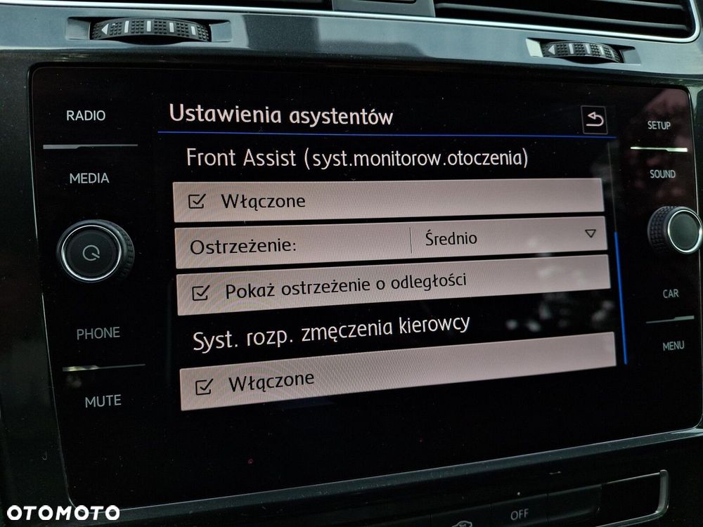 Volkswagen Golf VII 1.6 TDI BMT Comfortline - 20