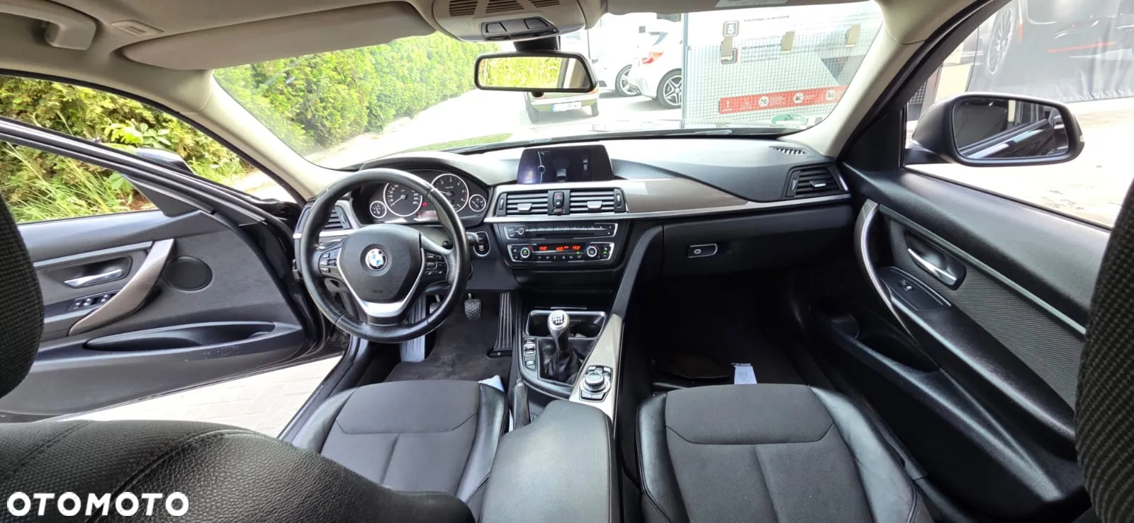BMW Seria 3 320d DPF Touring Blue Performance Edition Exclusive - 33