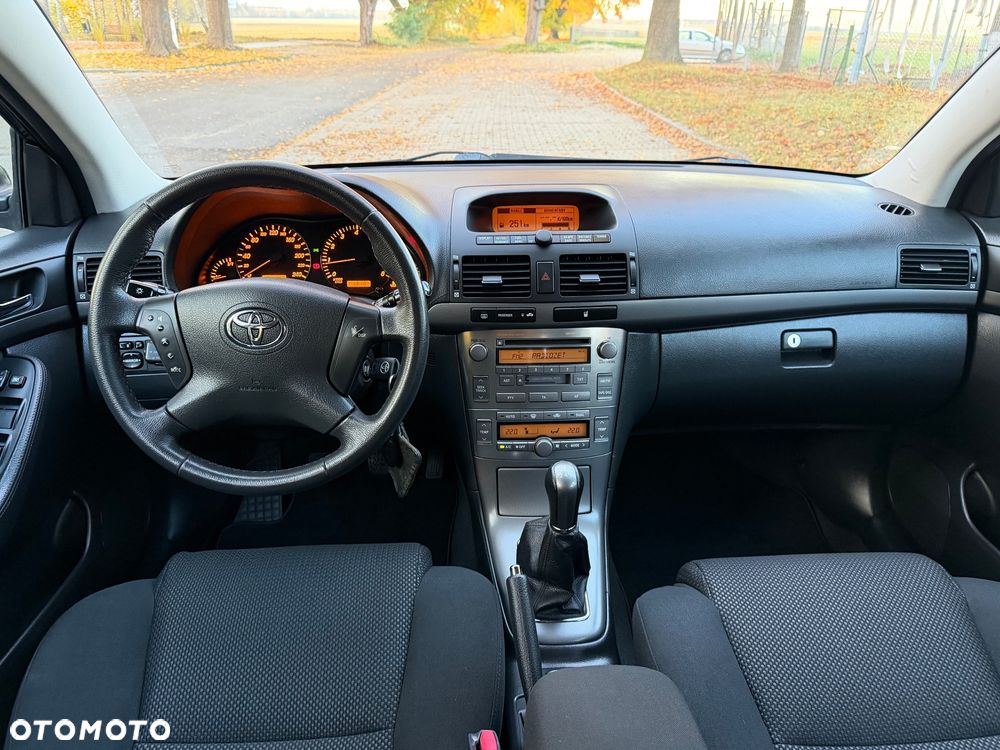 Toyota Avensis - 19