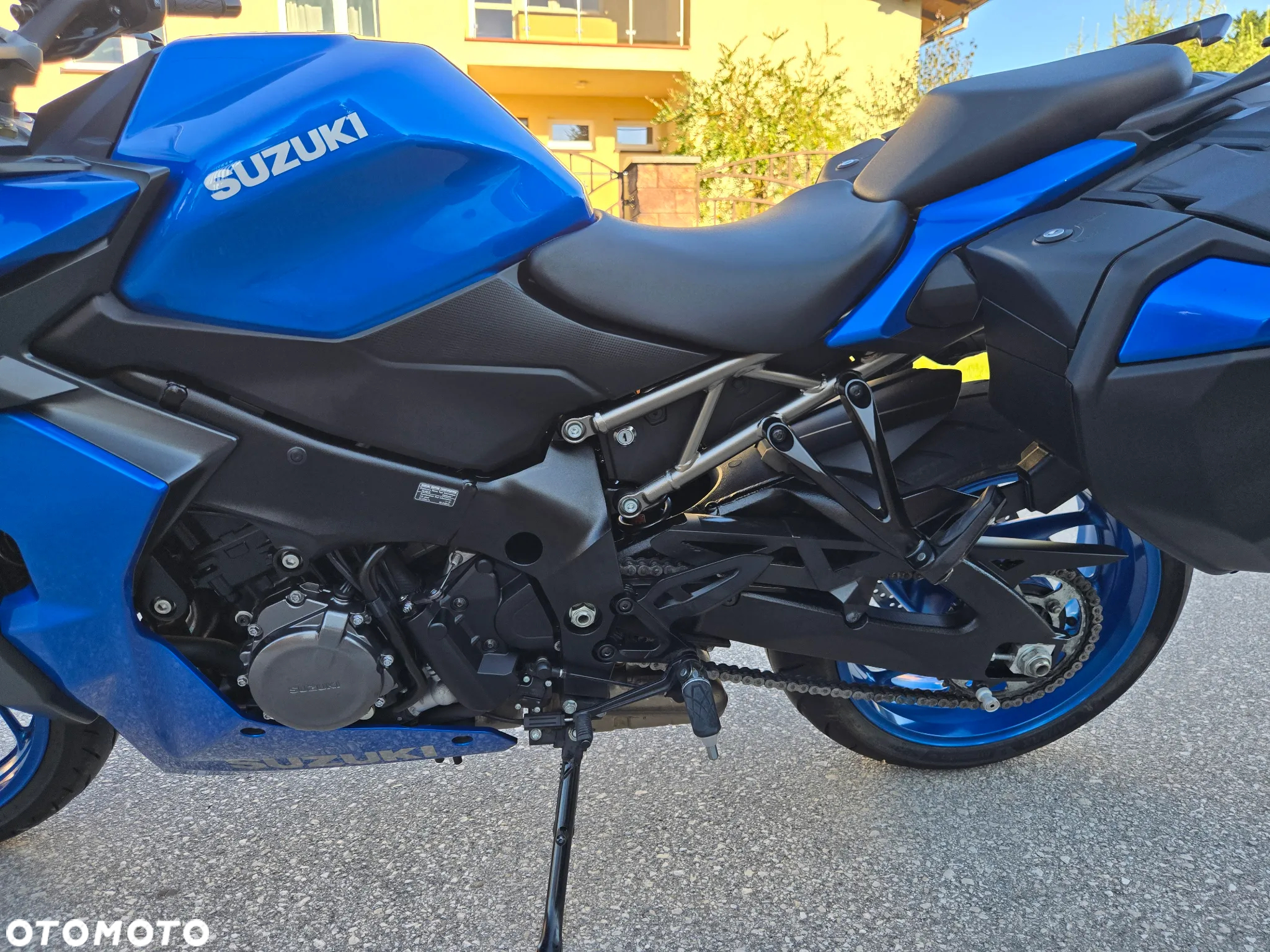 Suzuki GSX - 24
