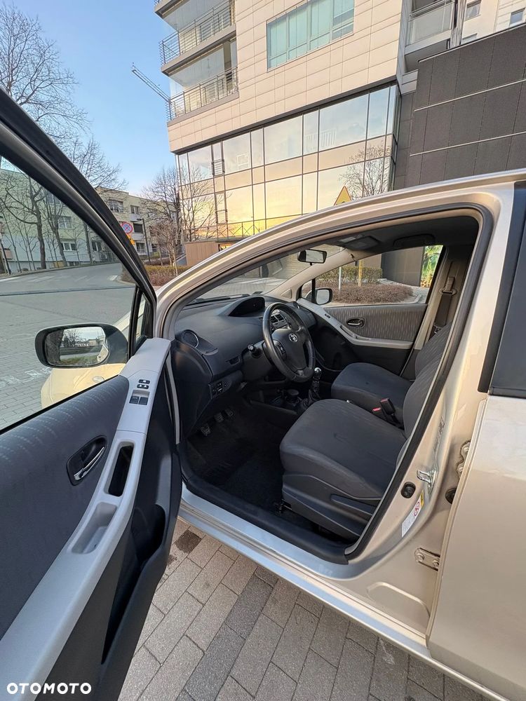 Toyota Yaris 1.33 Luna - 9