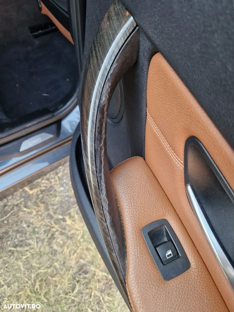 BMW Seria 3 318d Touring Luxury Line - 11