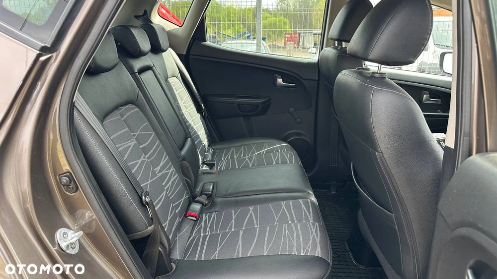 Kia Venga 1.4 CVVT Attract - 30