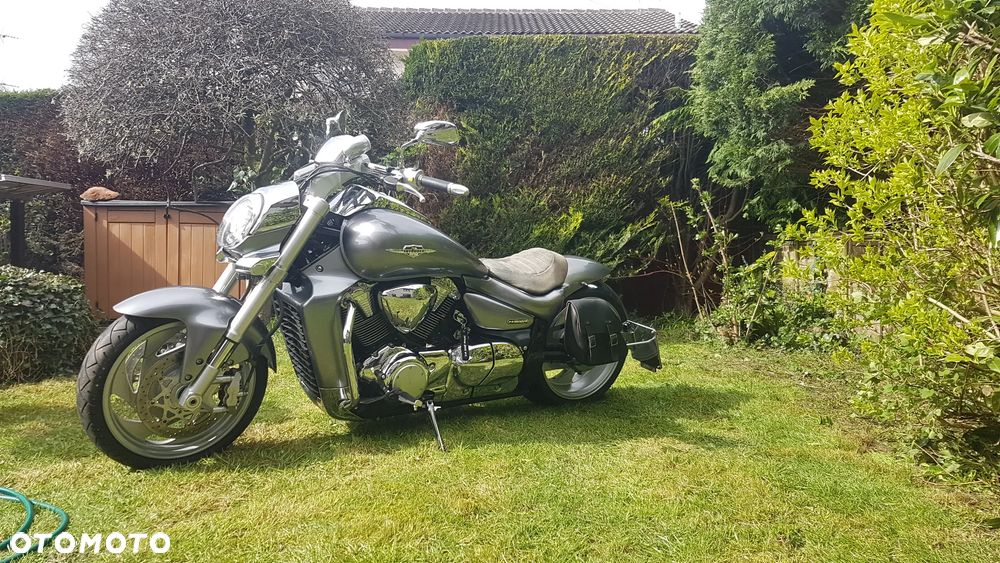 Suzuki Intruder - 14