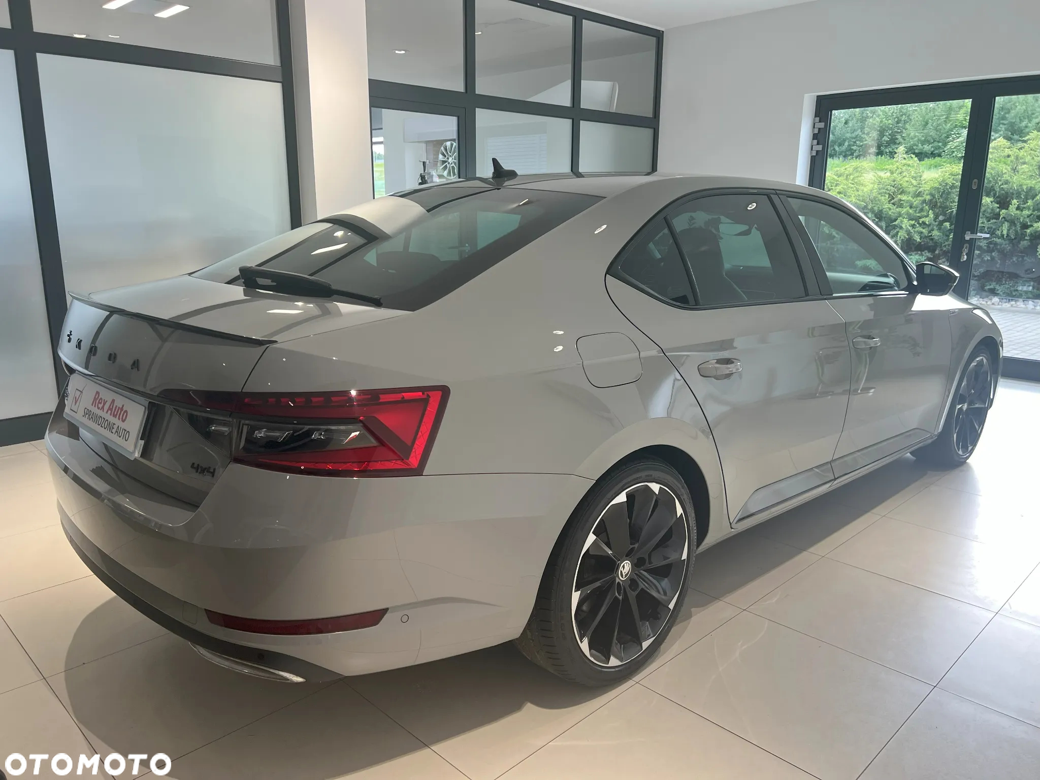 Skoda Superb 2.0 TDI SCR 4x4 Sportline DSG - 10
