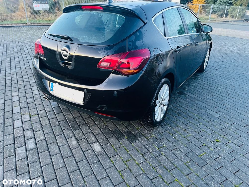 Opel Astra IV 1.4 T Cosmo - 5