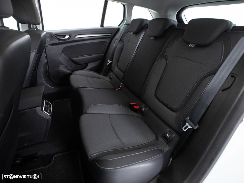Renault Mégane Sport Tourer 1.5 Blue dCi Equilibre EDC — fotografia 9