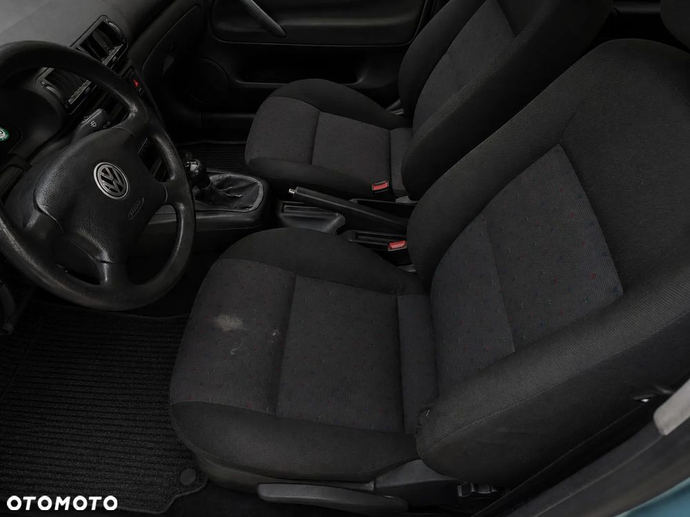 Volkswagen Passat 1.8 Comfortline - 11