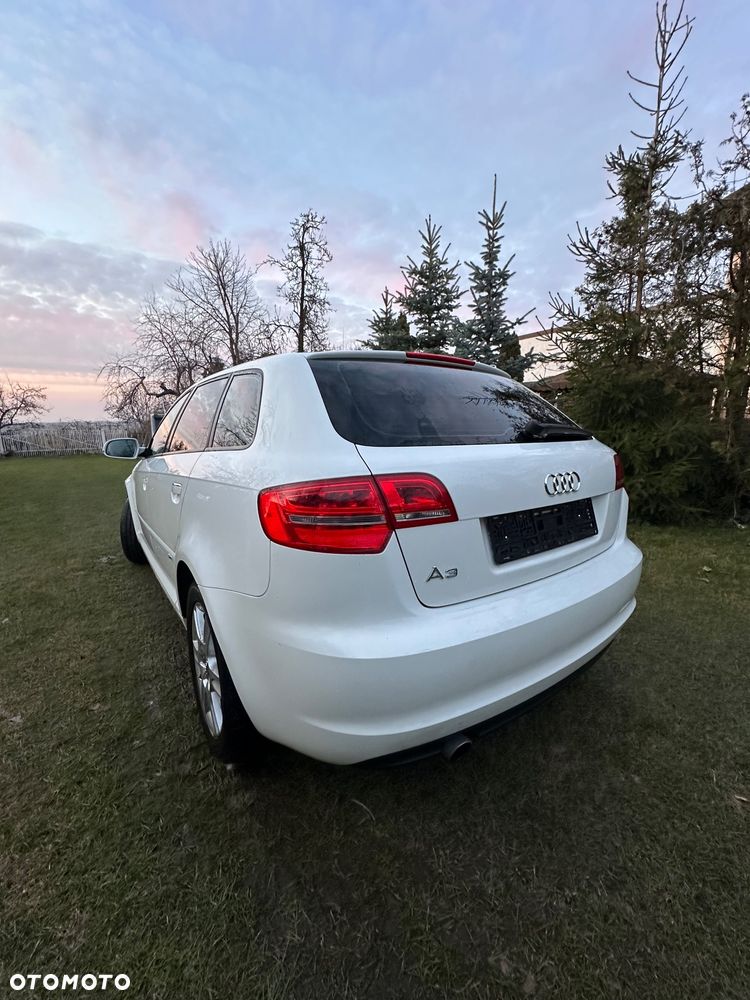 Audi A3 Sportback - 2