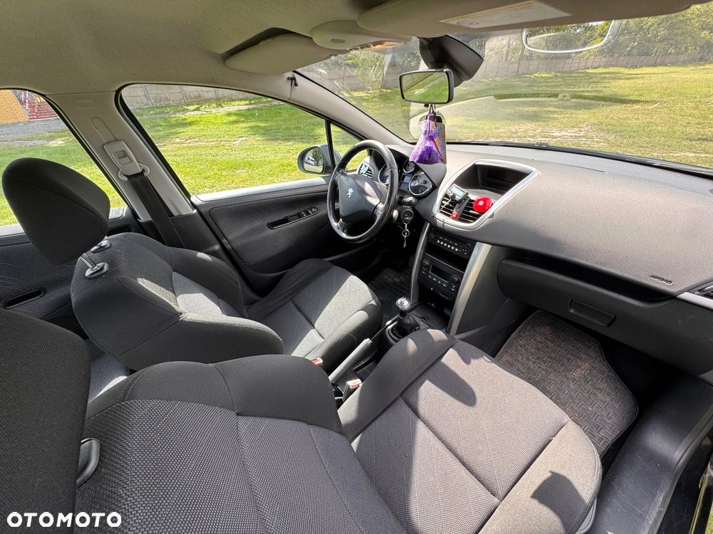 Peugeot 207 - 6