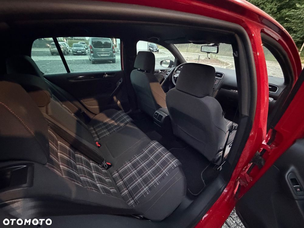 Volkswagen Golf 2.0 TSI GTI - 13