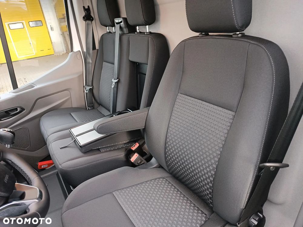 Ford Transit - 11